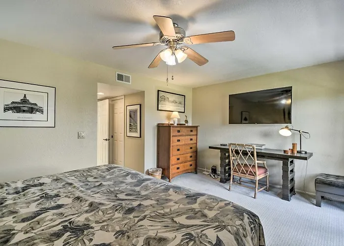 Golf Course Views, Hot Tub Access: Home! Phoenix