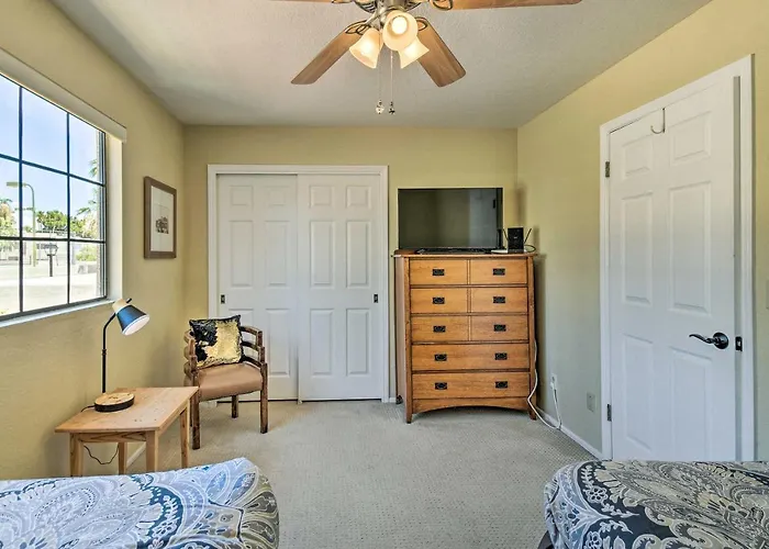Holiday home Golf Course Views, Hot Tub Access: Home! Phoenix
