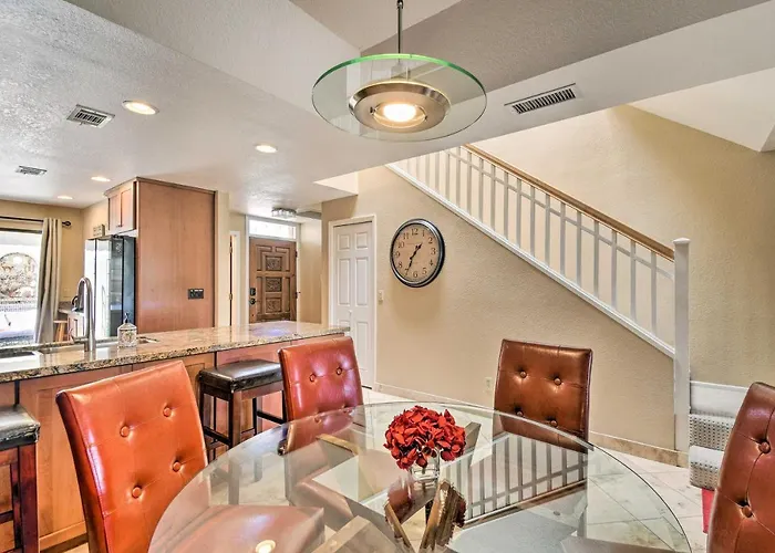 Holiday home Golf Course Views, Hot Tub Access: Home! *