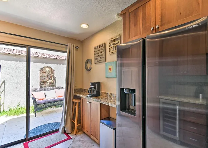 Holiday home Golf Course Views, Hot Tub Access: Home!