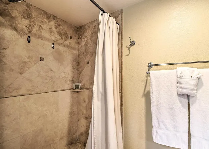 Golf Course Views, Hot Tub Access: Home! Holiday home Phoenix